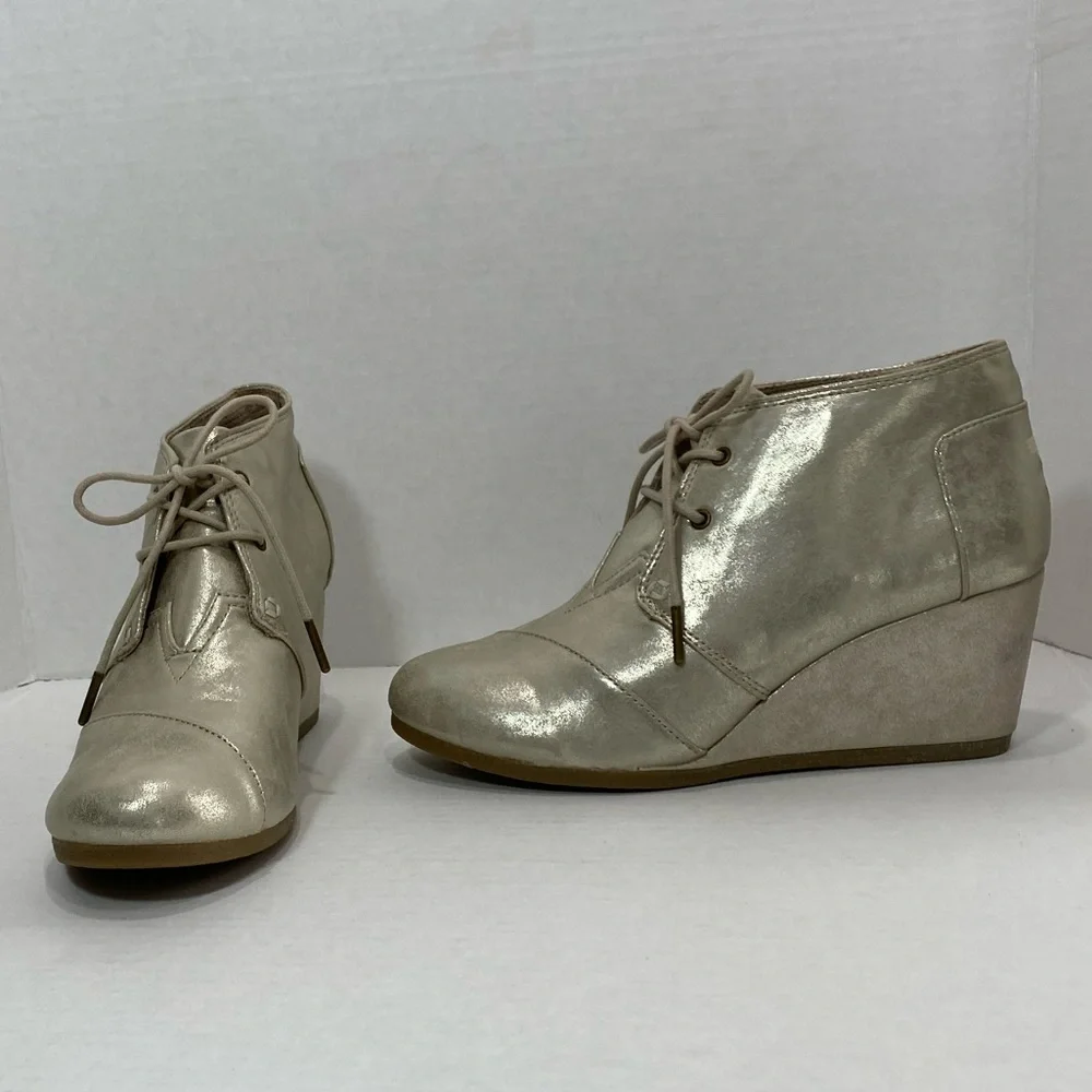 TOMS Desert Wedge White Gold Metallic Shoes size W 10